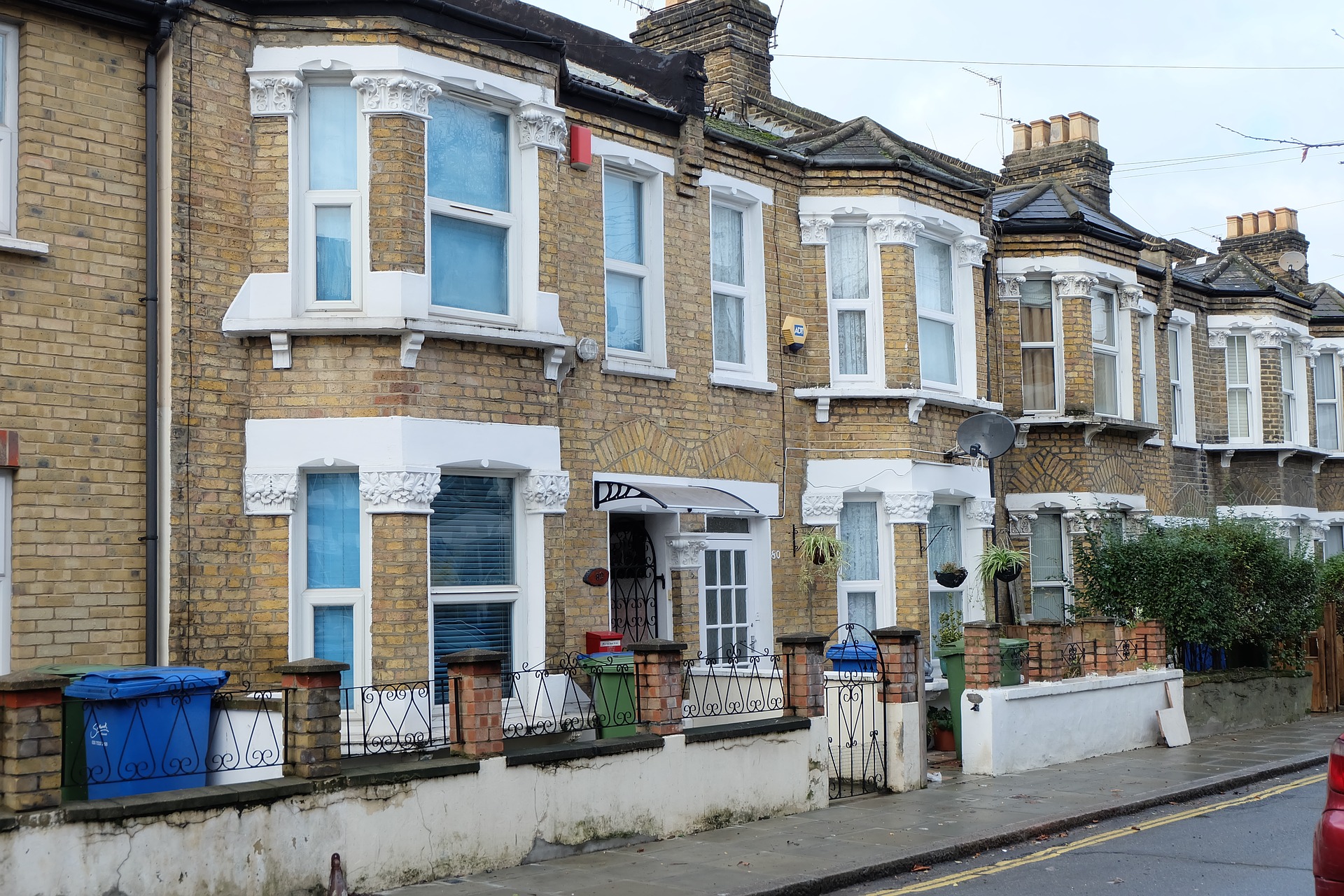 How many empty homes are there in the UK? The Big Issue investigates. Image credit: Estate Agent Networking / Pixabay