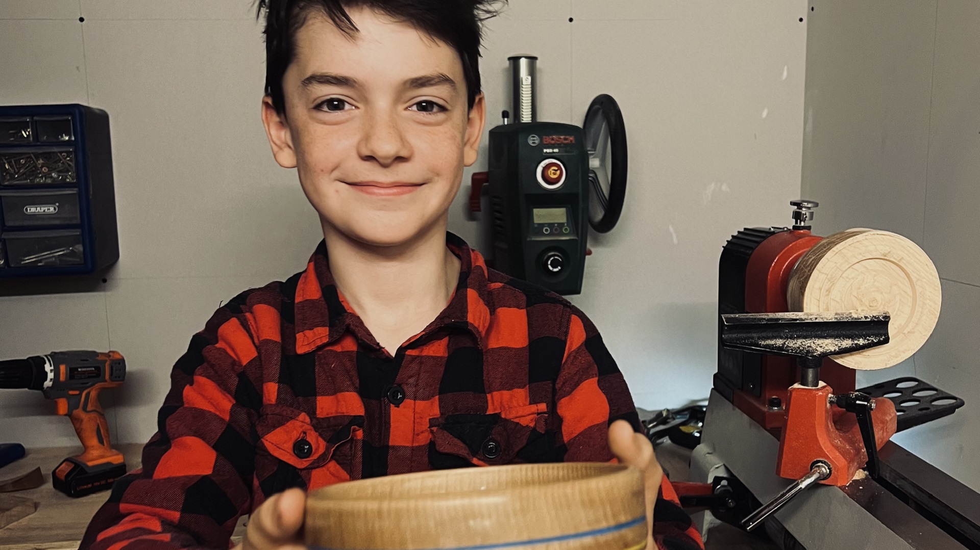 Boy uses woodwork to raise money for Ukraine