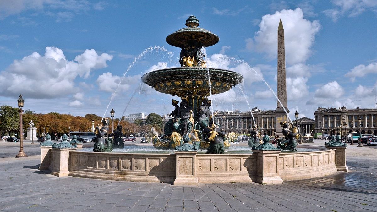 A fountain in Paris