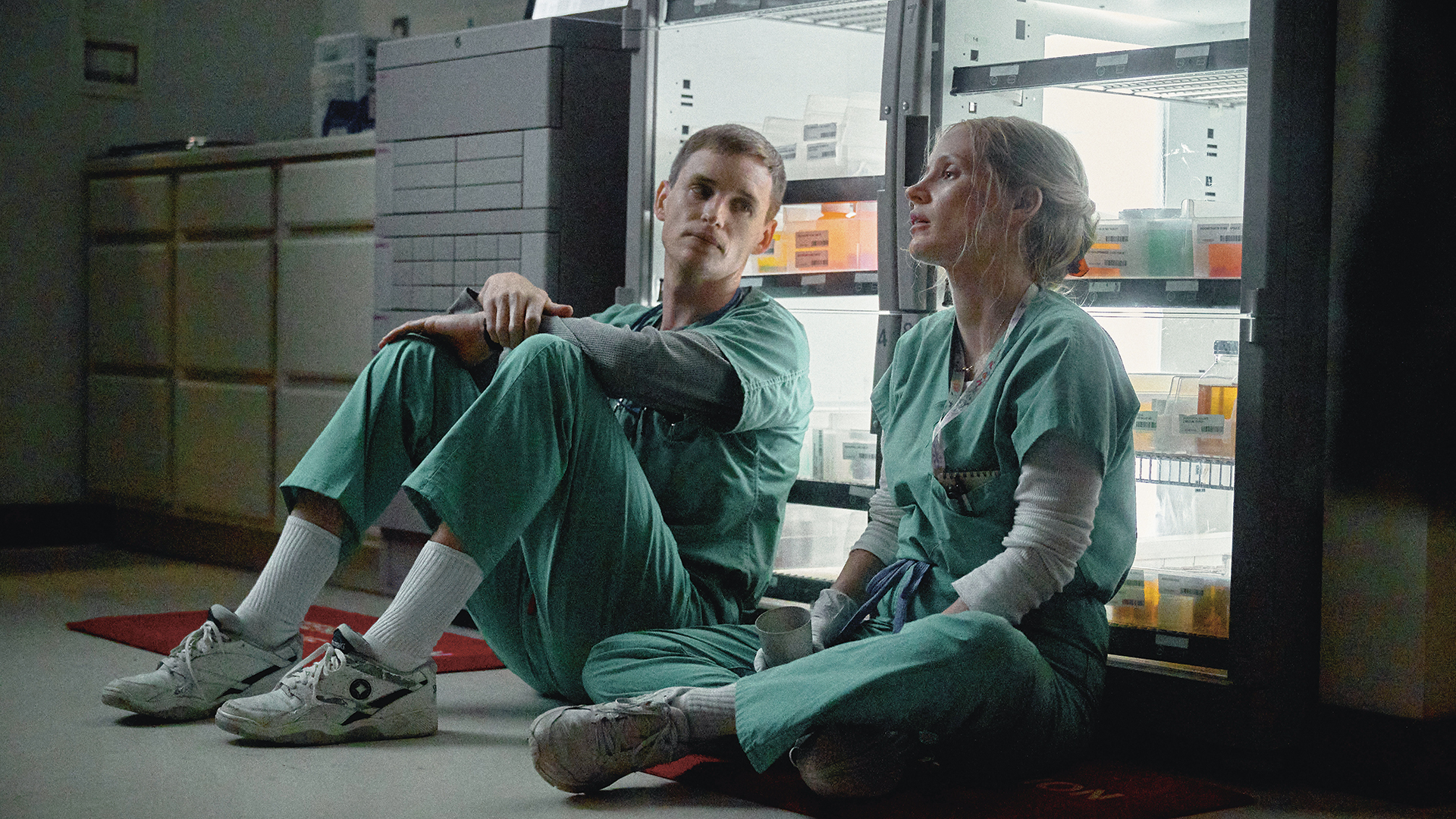 Eddie Redmayne and Jessica Chastain in The Good Nurse 